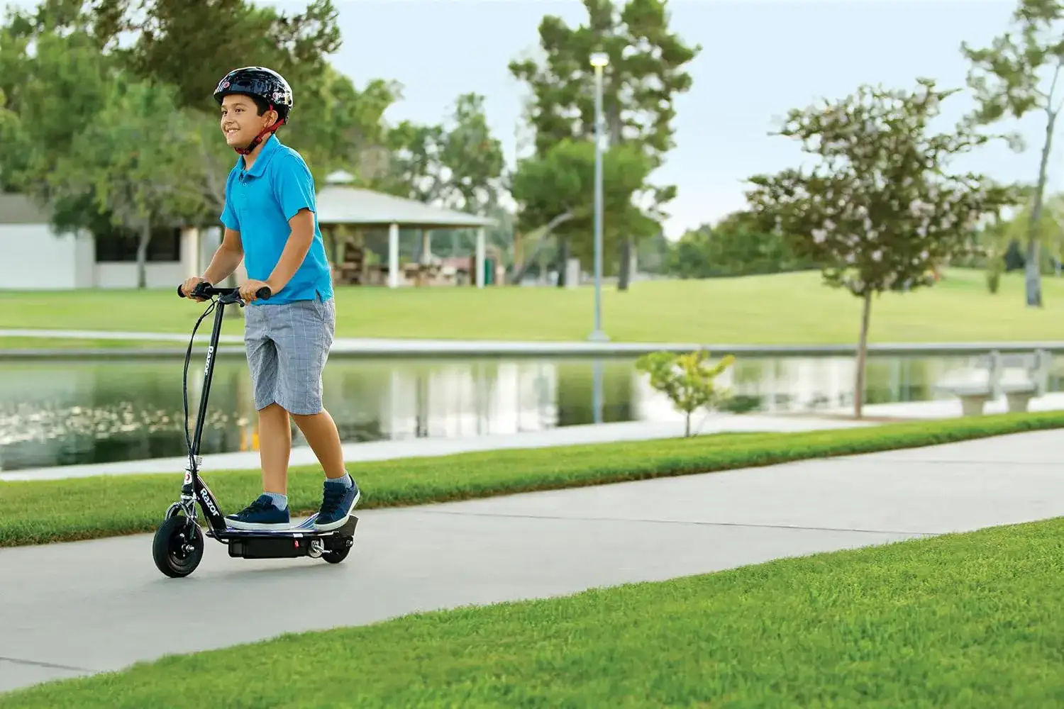 Razor E100 Glow Electric Scooter Review - Shining a Light on Riding Joy!